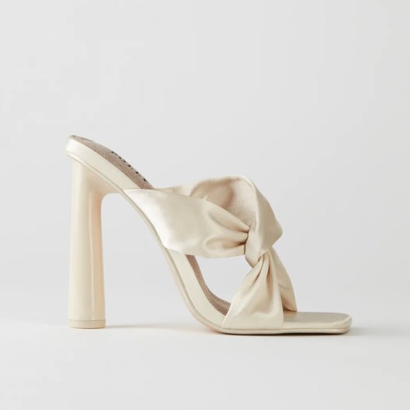 OH POLLY Satin Mule Heels in Ivory (BRAND NEW) - Picture 3 of 3
